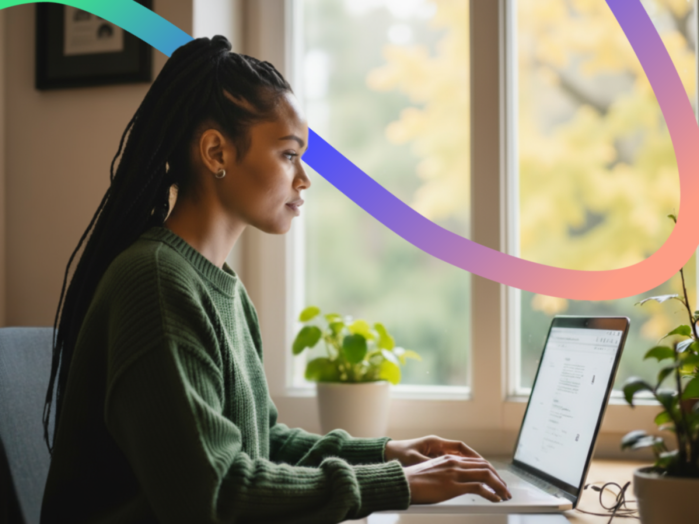 jonge vrouw achter laptop